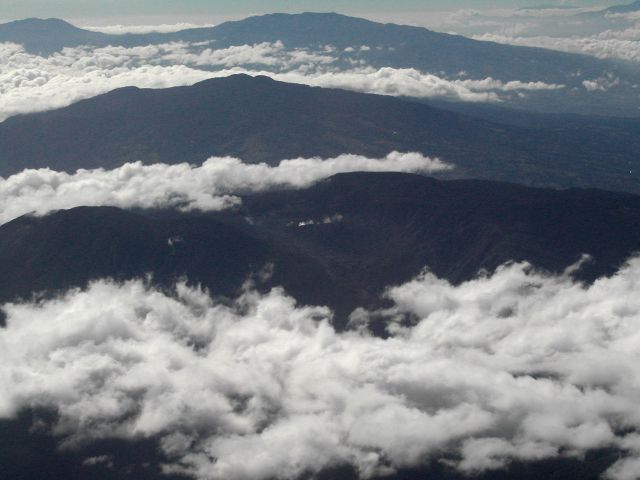Vulkankette vom Flugzeug aus